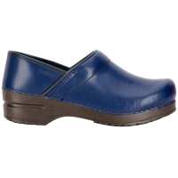 Read World of Clogs Reviews